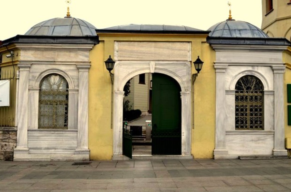 Abdurrahman Nafiz Paşa Türbesi