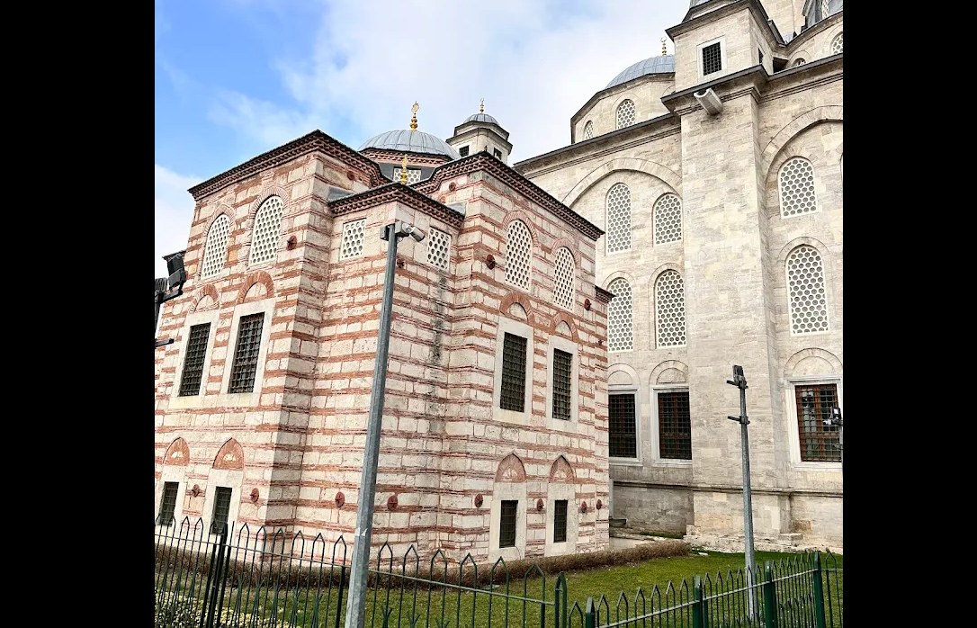 Abidin Paşa Türbesi