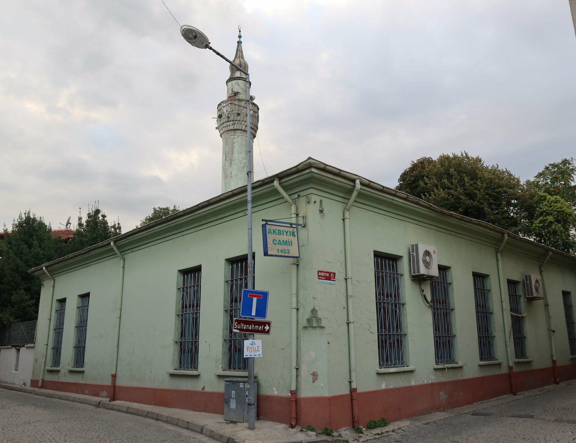 Akbıyık Camii