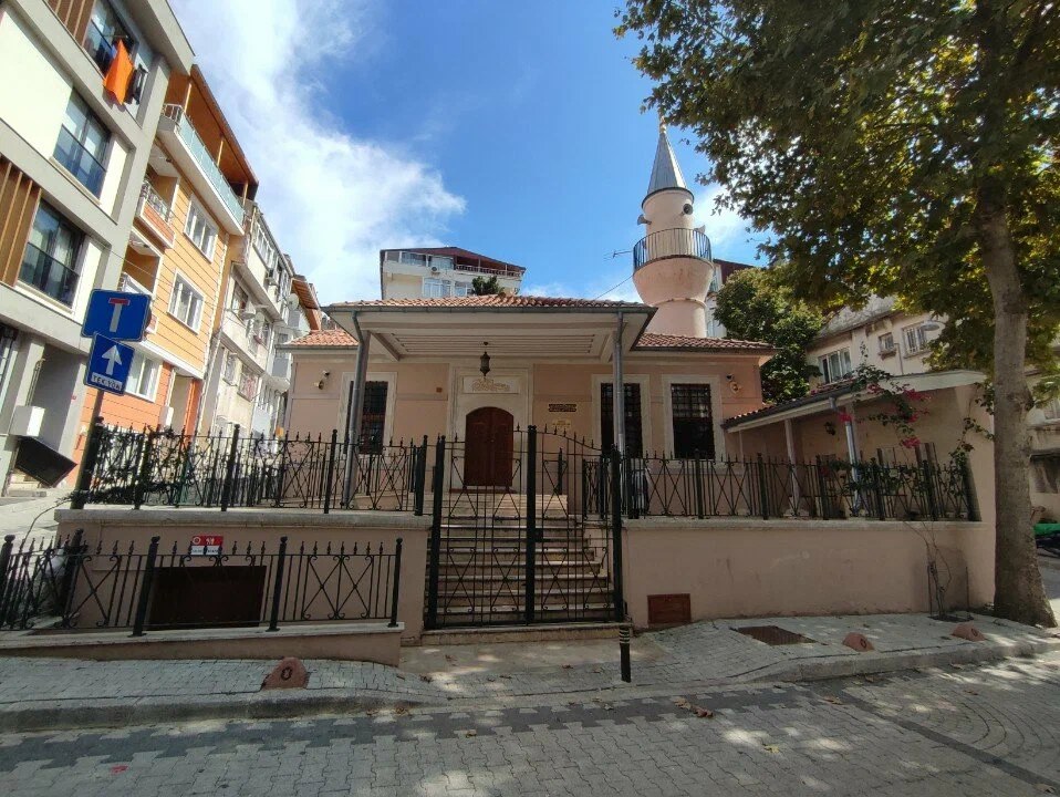 Arakiyeci Hacı Cafer Çelebi Camii