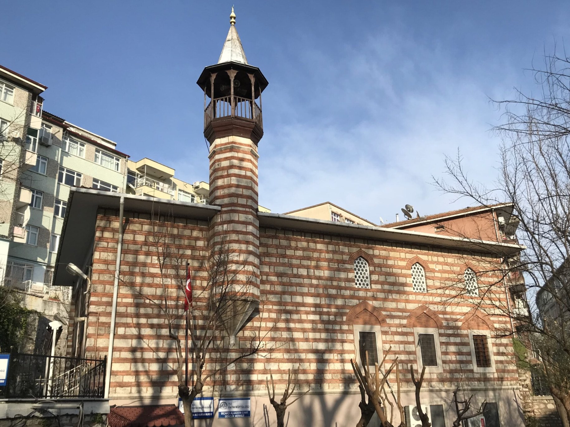 Bıçakçı Alaaddin Camii