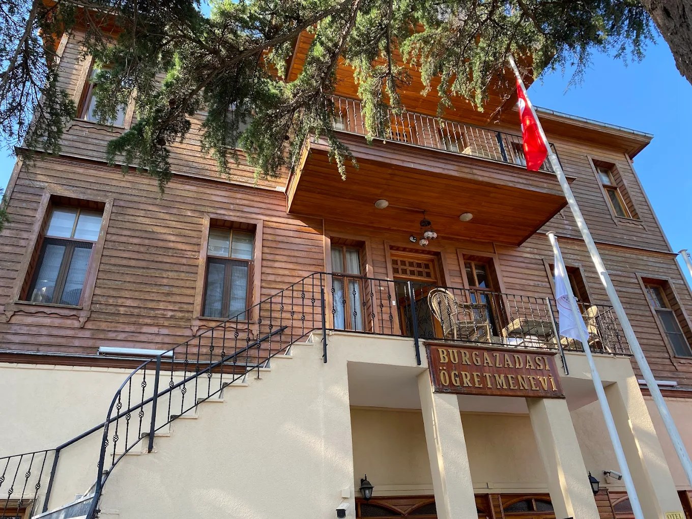 Burgazada Öğretmenevi ve ASO