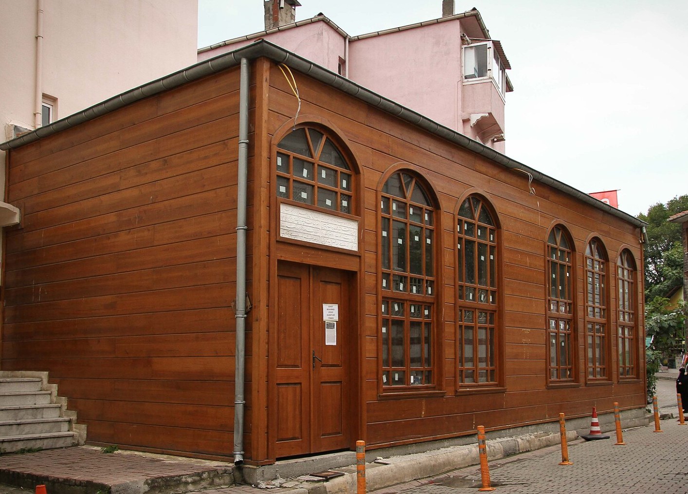 Cennet Mehmet Efendi Türbesi