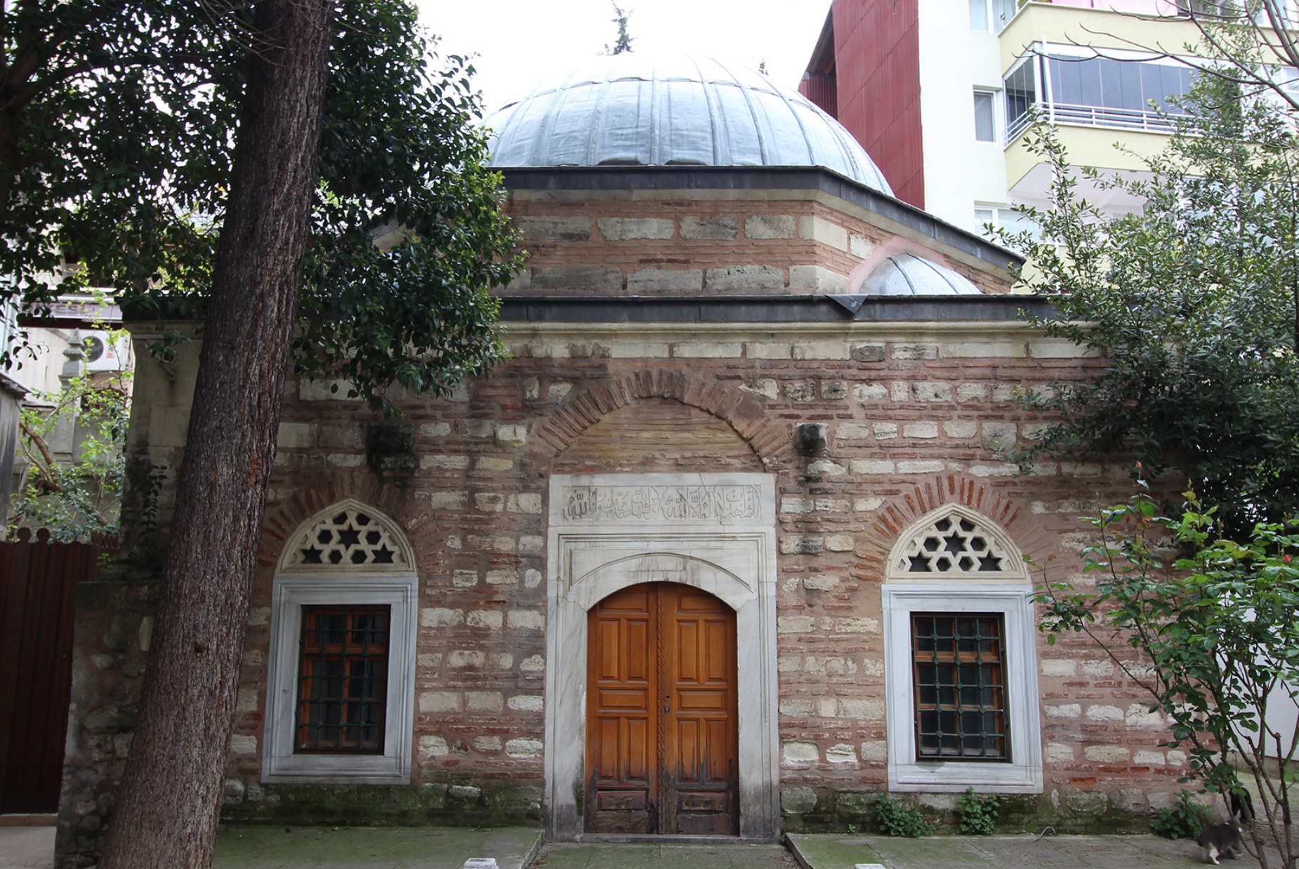 Çeşnigar Osman Ağa Türbesi