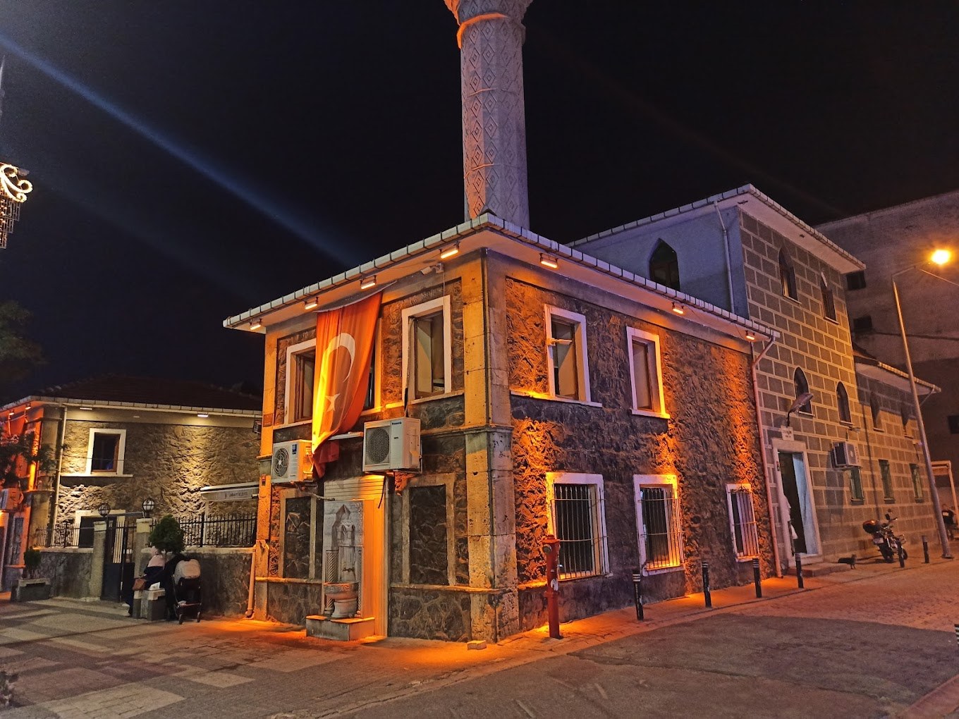 Cevherağa Camii