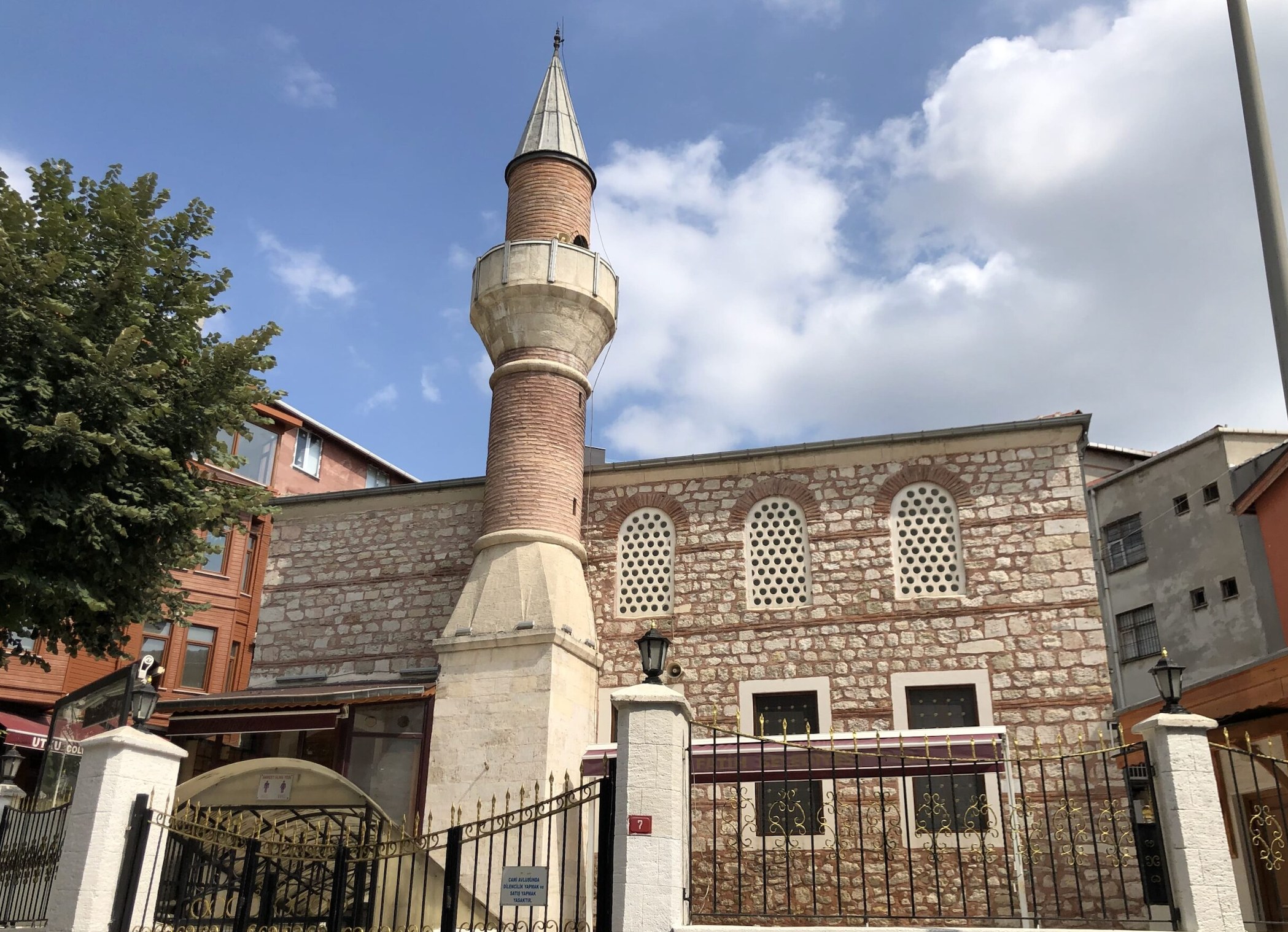 Dibekli Eminbey Camii