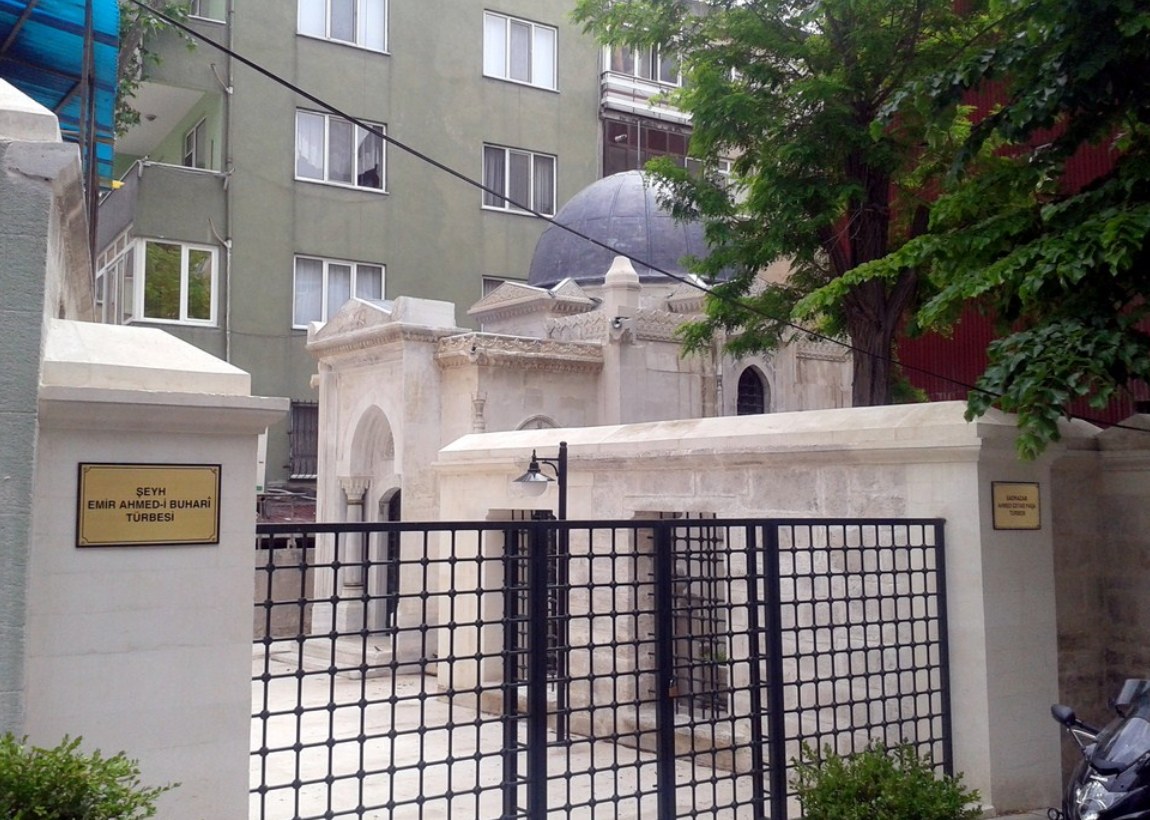 Emir Ahmed Buhari Türbesi