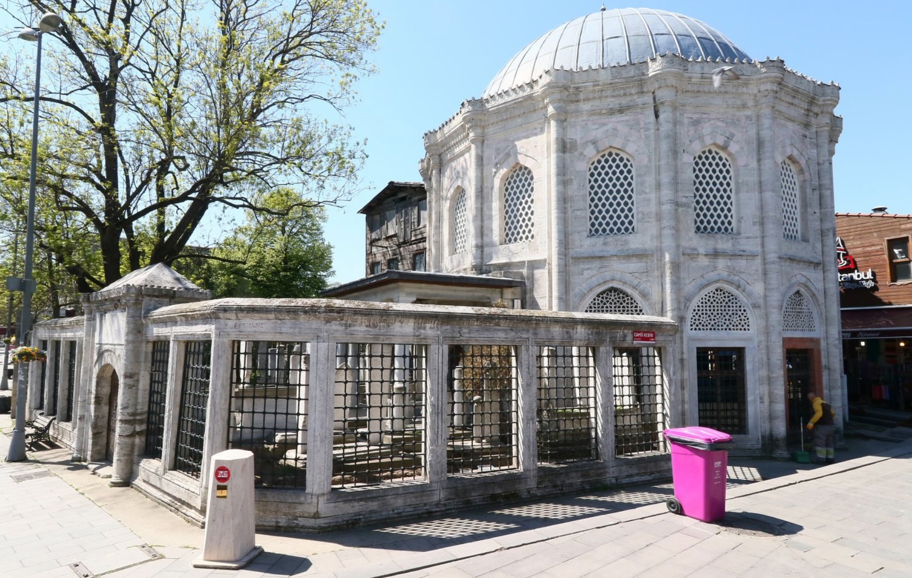 Ferhad Paşa Türbesi