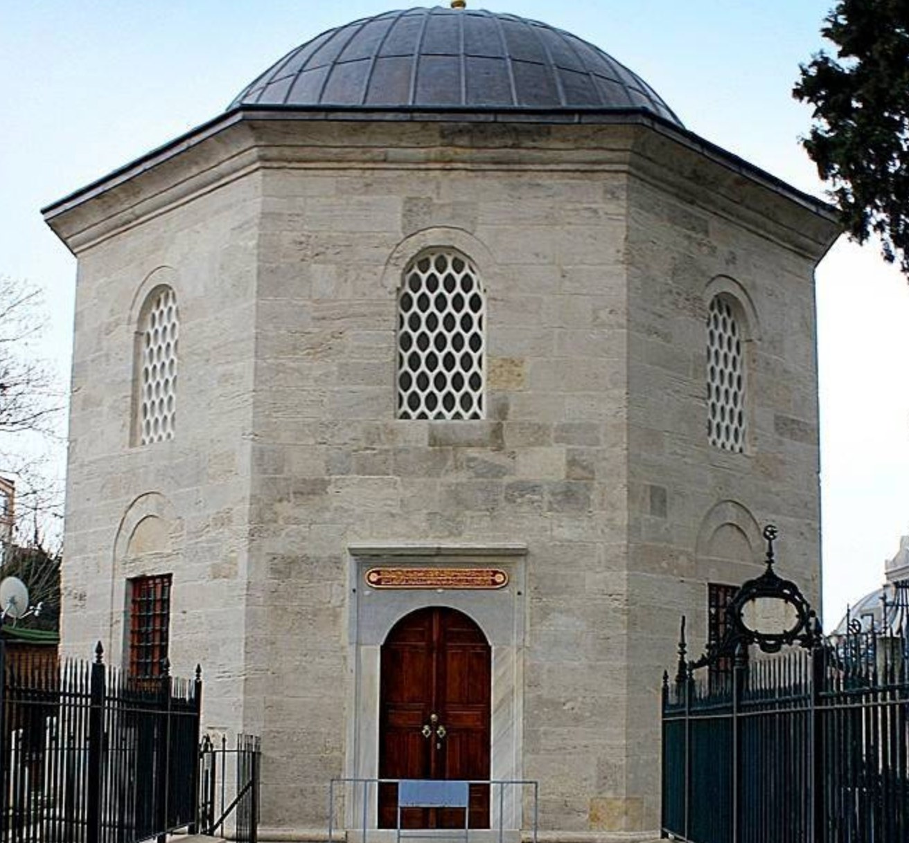 Gülbahar Hatun Türbesi