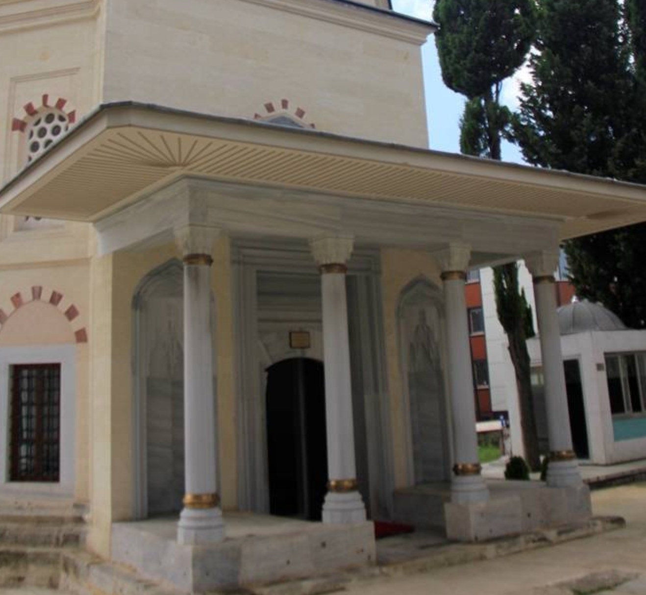 Ayşe Hafsa Valide Sultan Türbesi