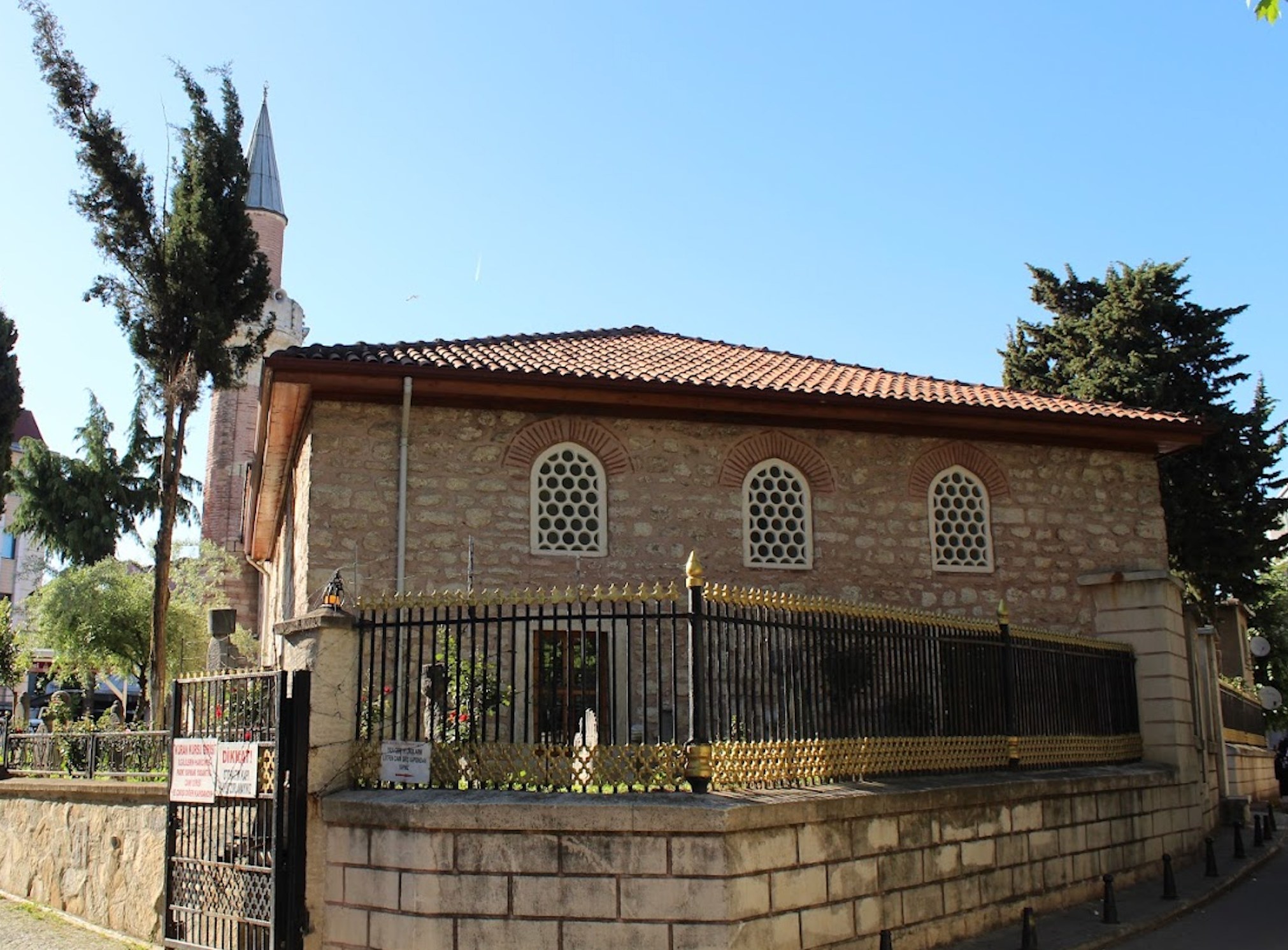 Haşimi Emir Osman Camii