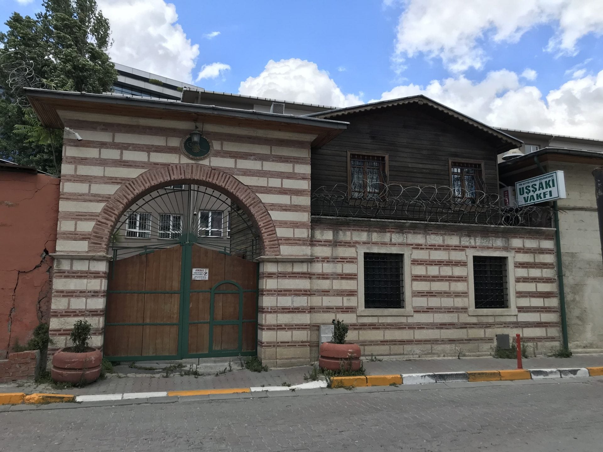 Hüsamettin Uşşaki Tekkesi