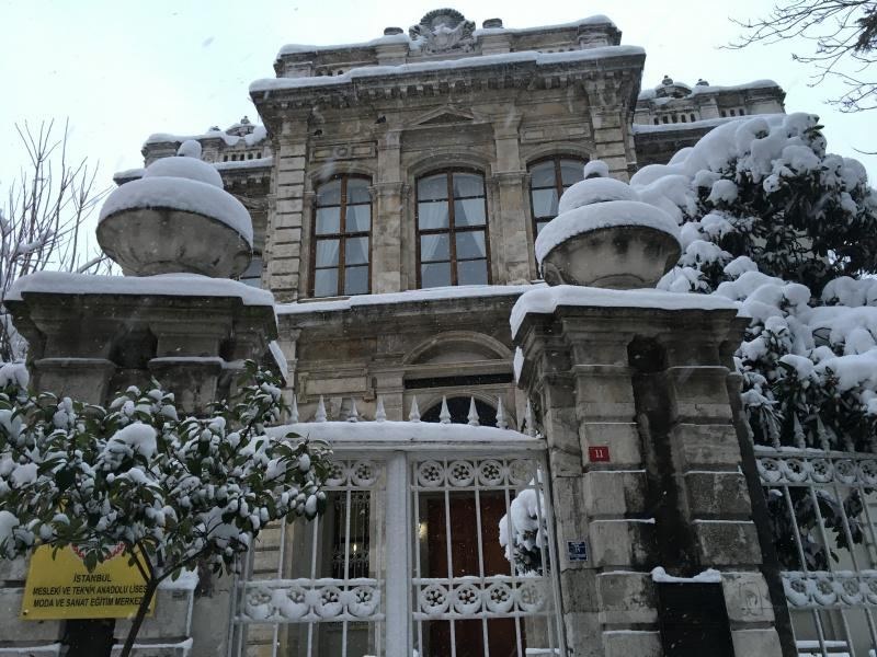 Hüsamettin Yivlik Geleneksel Türk Sanatları Mesleki ve Teknik Anadolu Lisesi
