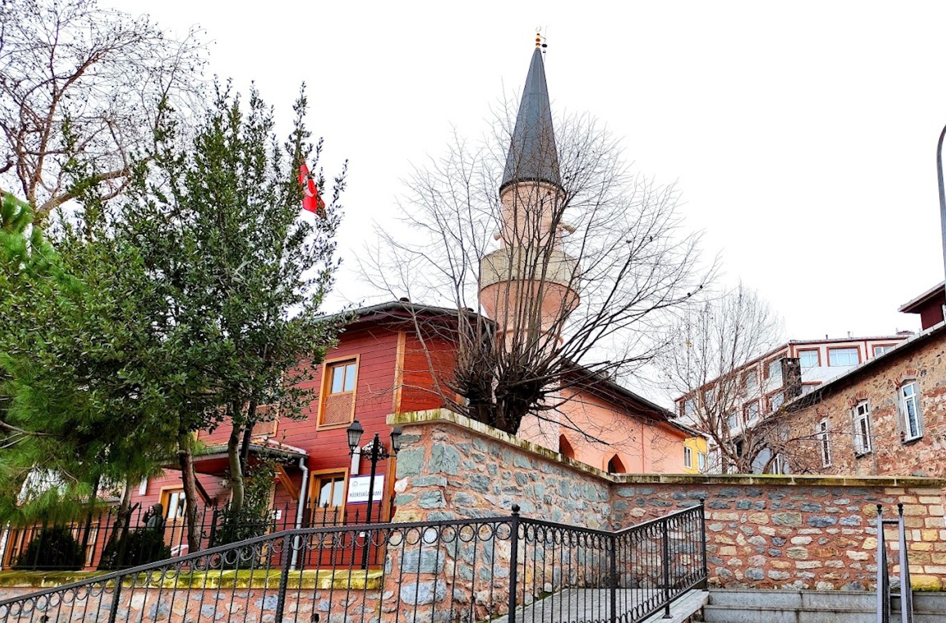 Hüsrevağa Camii