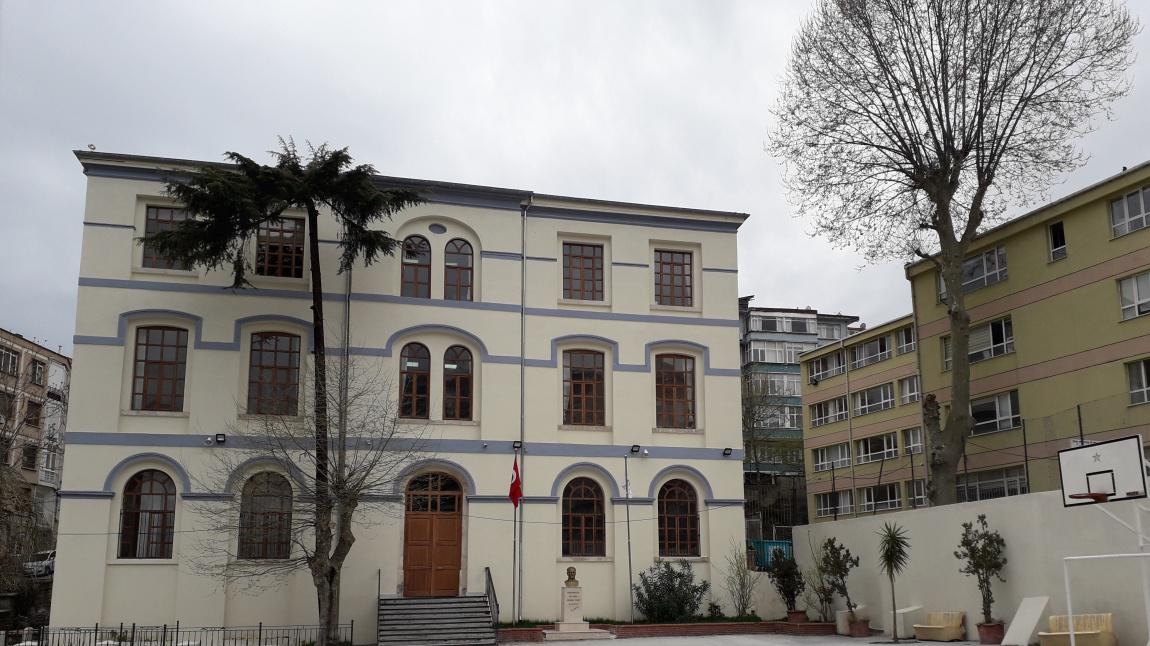 Kabataş Ticaret Mesleki ve Teknik Anadolu Lisesi