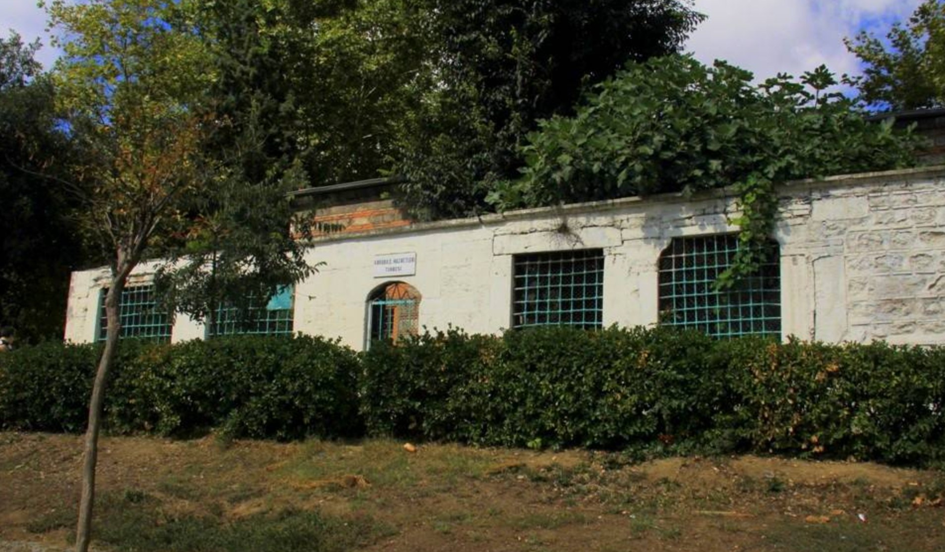 Karabaş Mustafa Ağa Türbesi