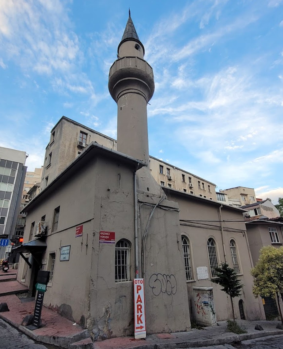 Kazancı Ali Ağa Camii