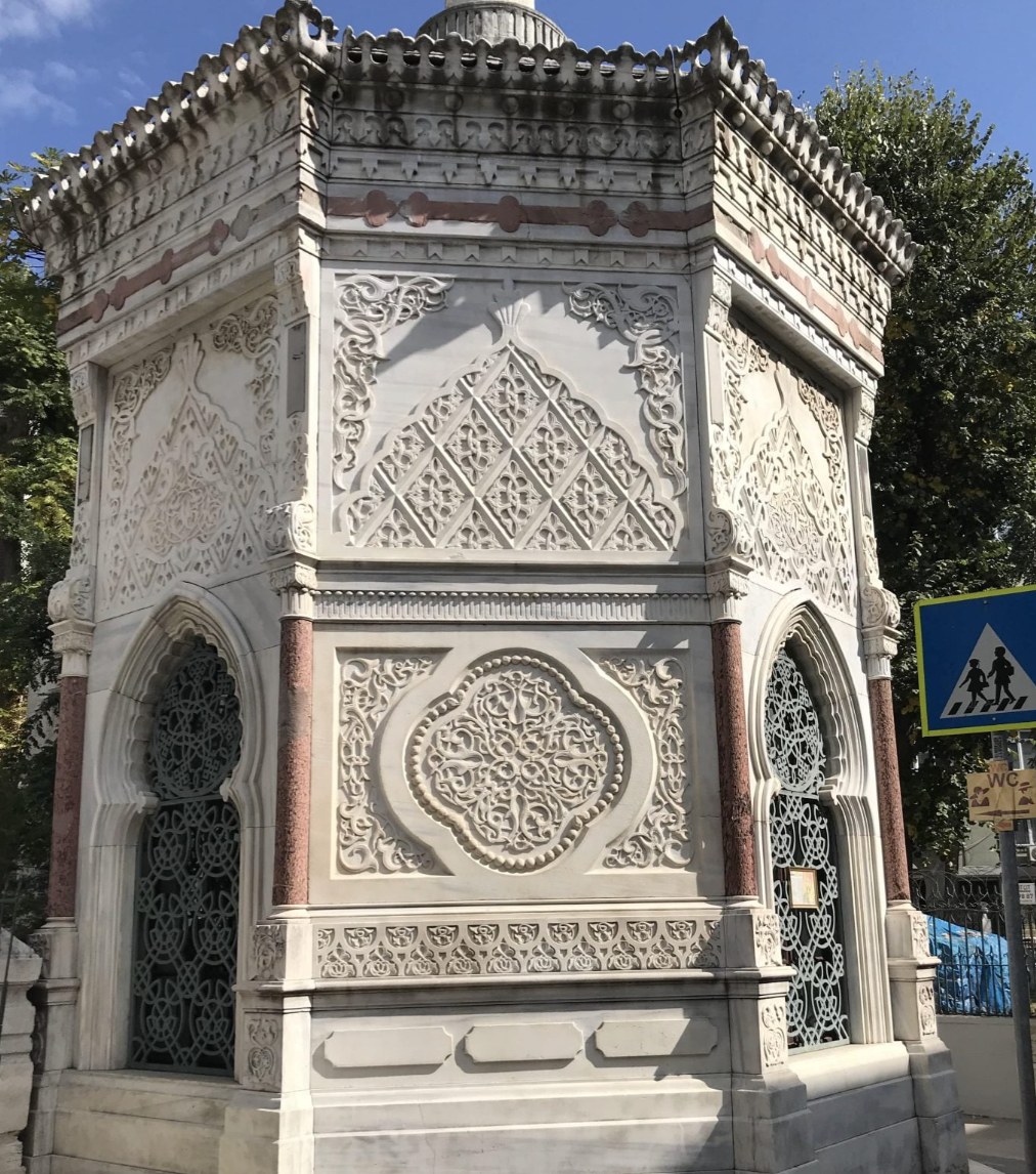 Keçecizade Fuad Paşa Türbesi