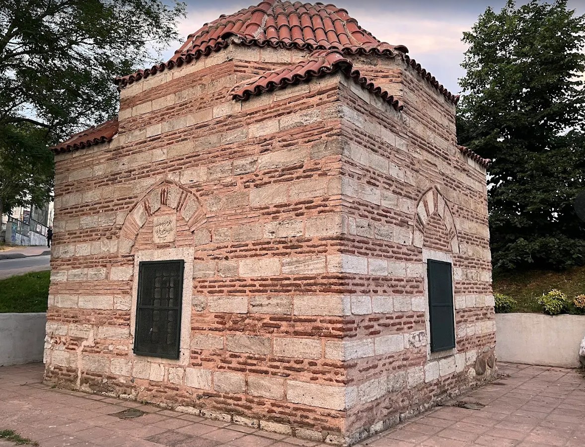 Loğusa Rahime Kadın Türbesi