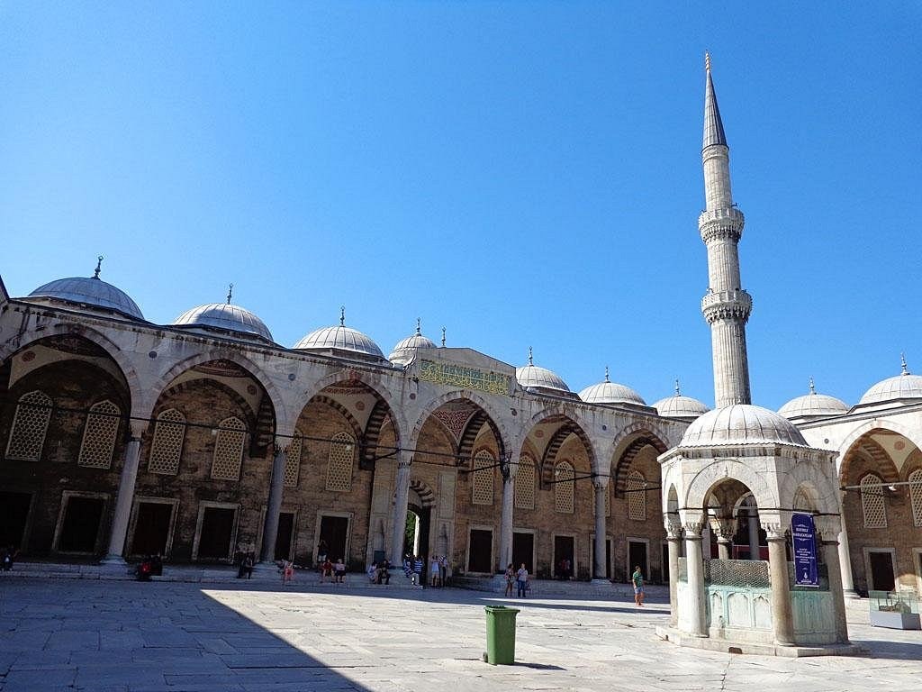 Mahmutpaşa Camii