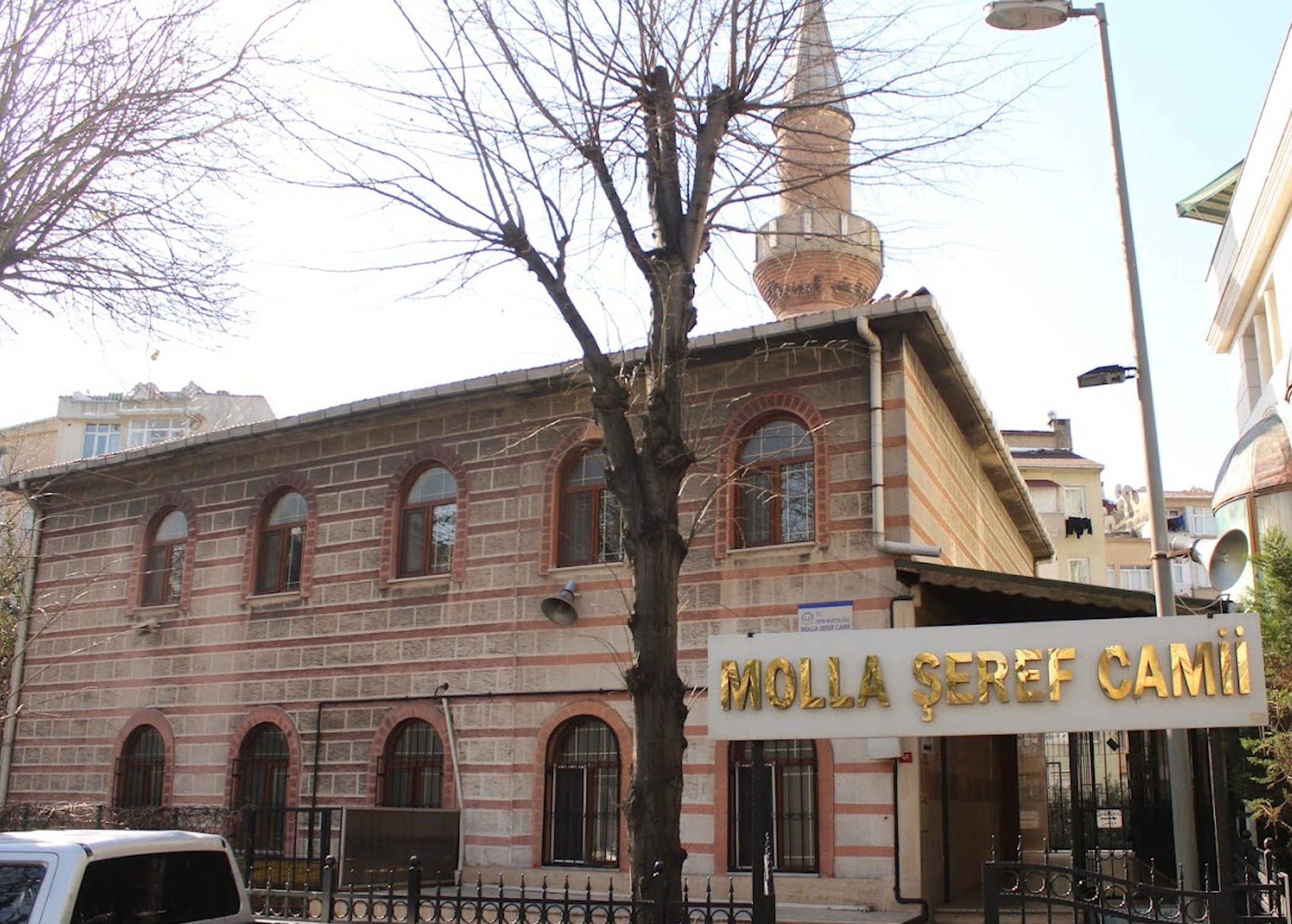 Molla Şeref Camii