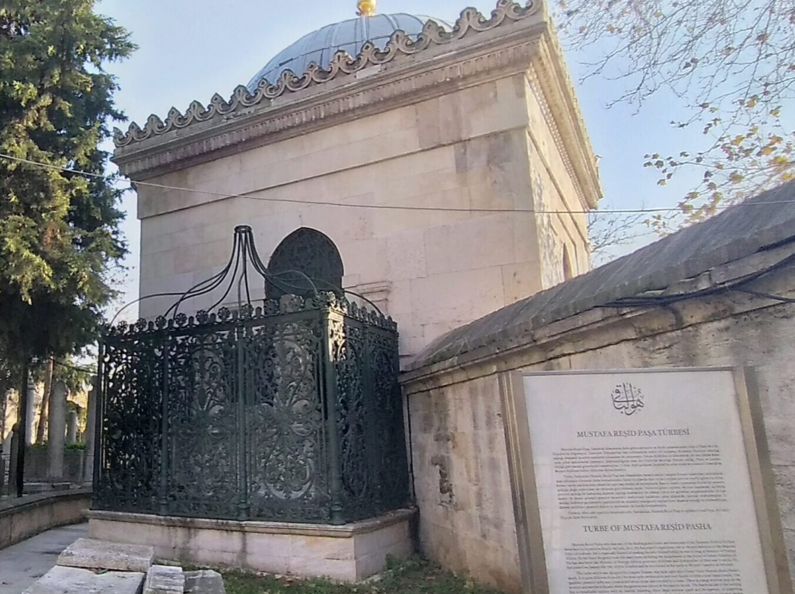 Mustafa Reşid Paşa Türbesi