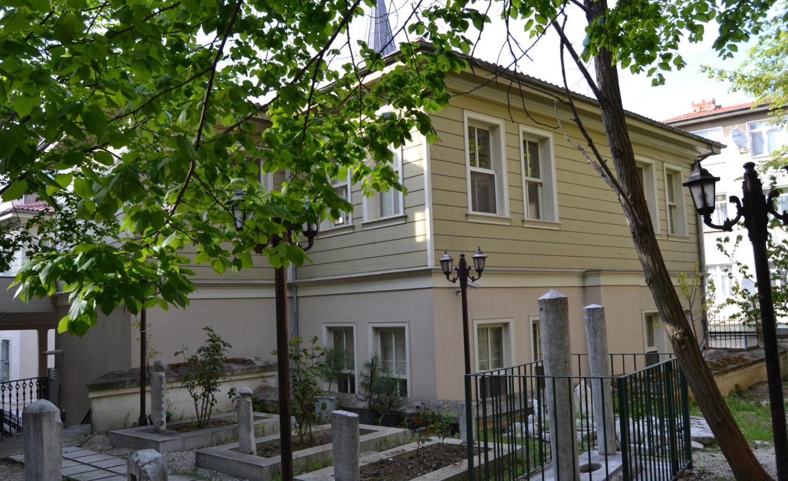 Nalçacı Şeyh Halil Efendi Türbesi