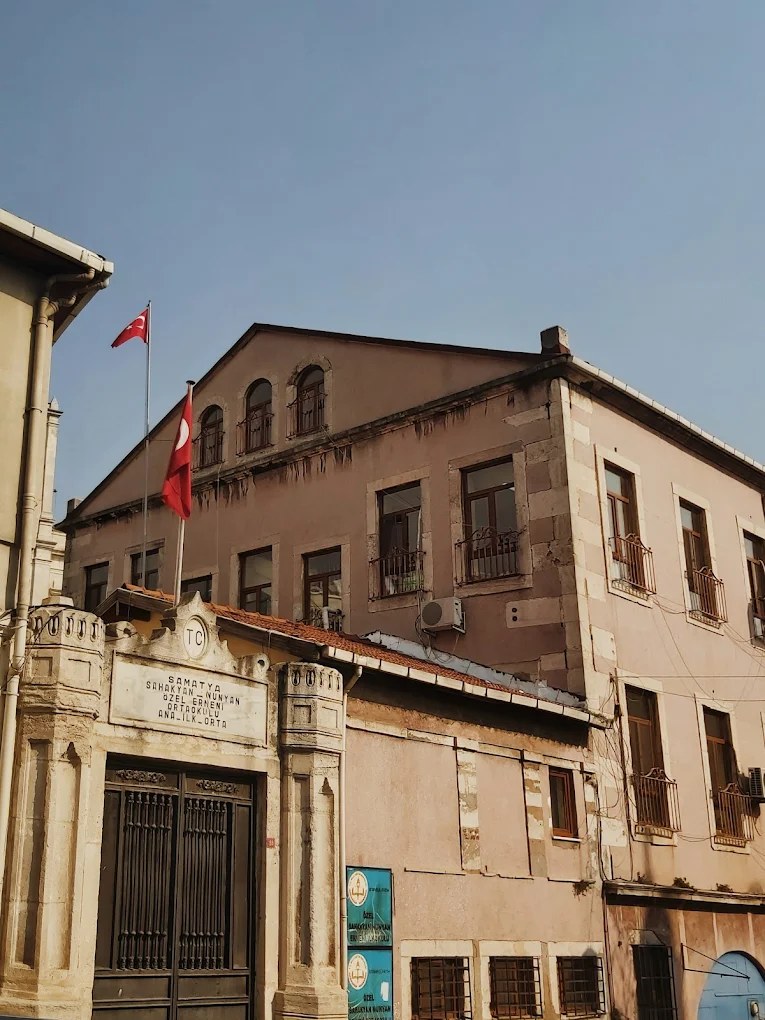 Özel Sahakyan Nunyan Ermeni Okulu