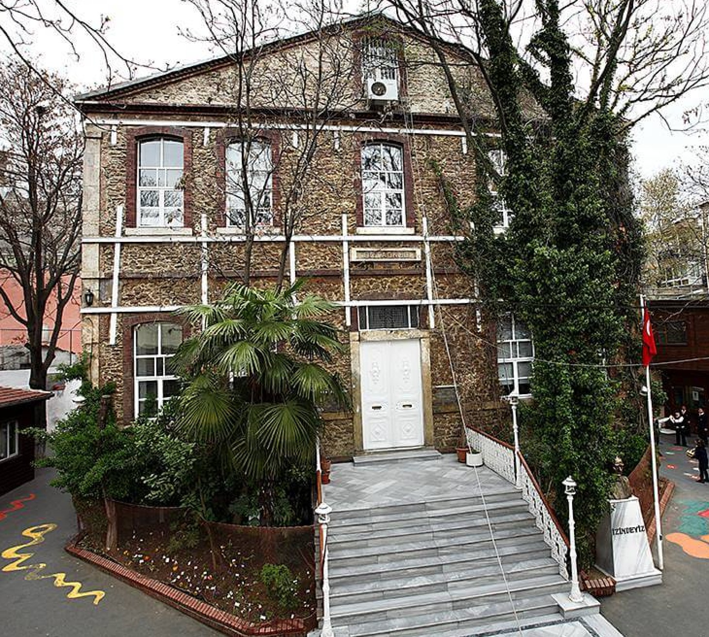 Özel Taş İlkokulu