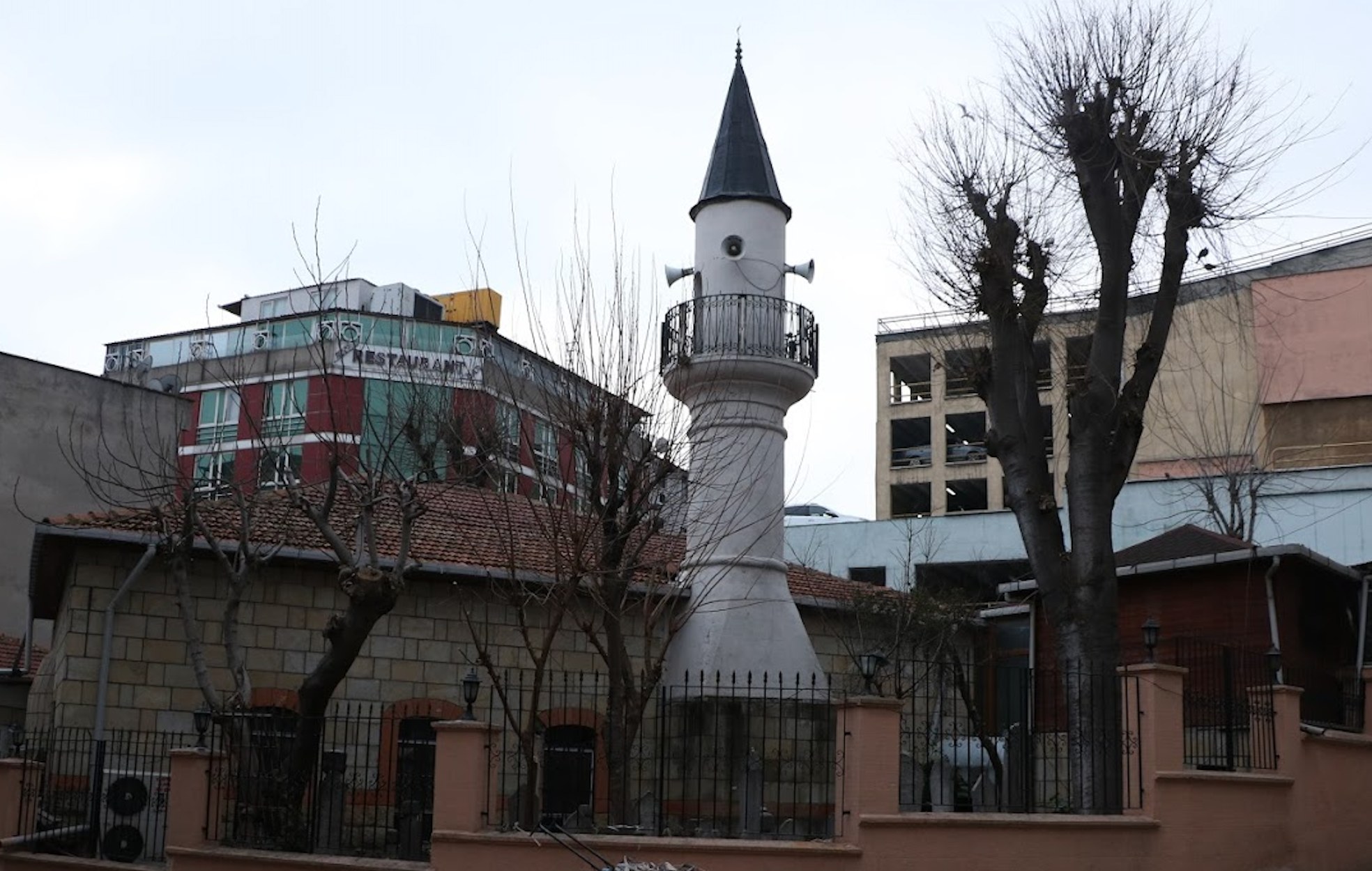 Saraç İshak Camii