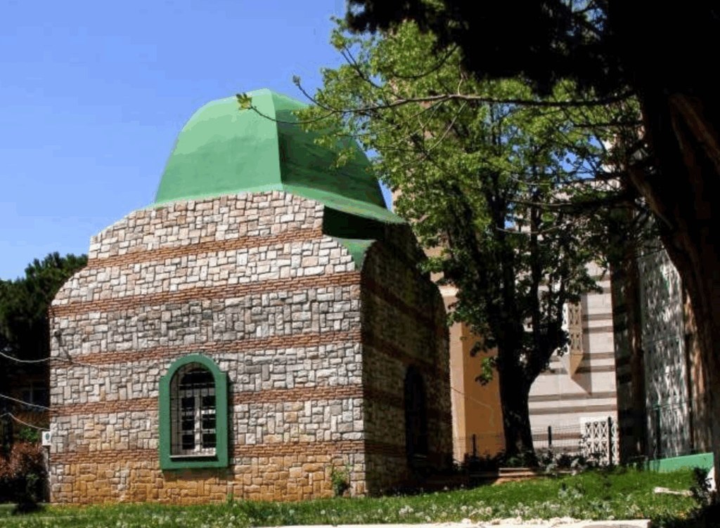 Sarıgazi Türbesi