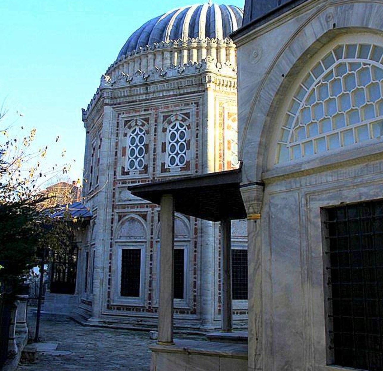 Şehzade Mahmud Türbesi