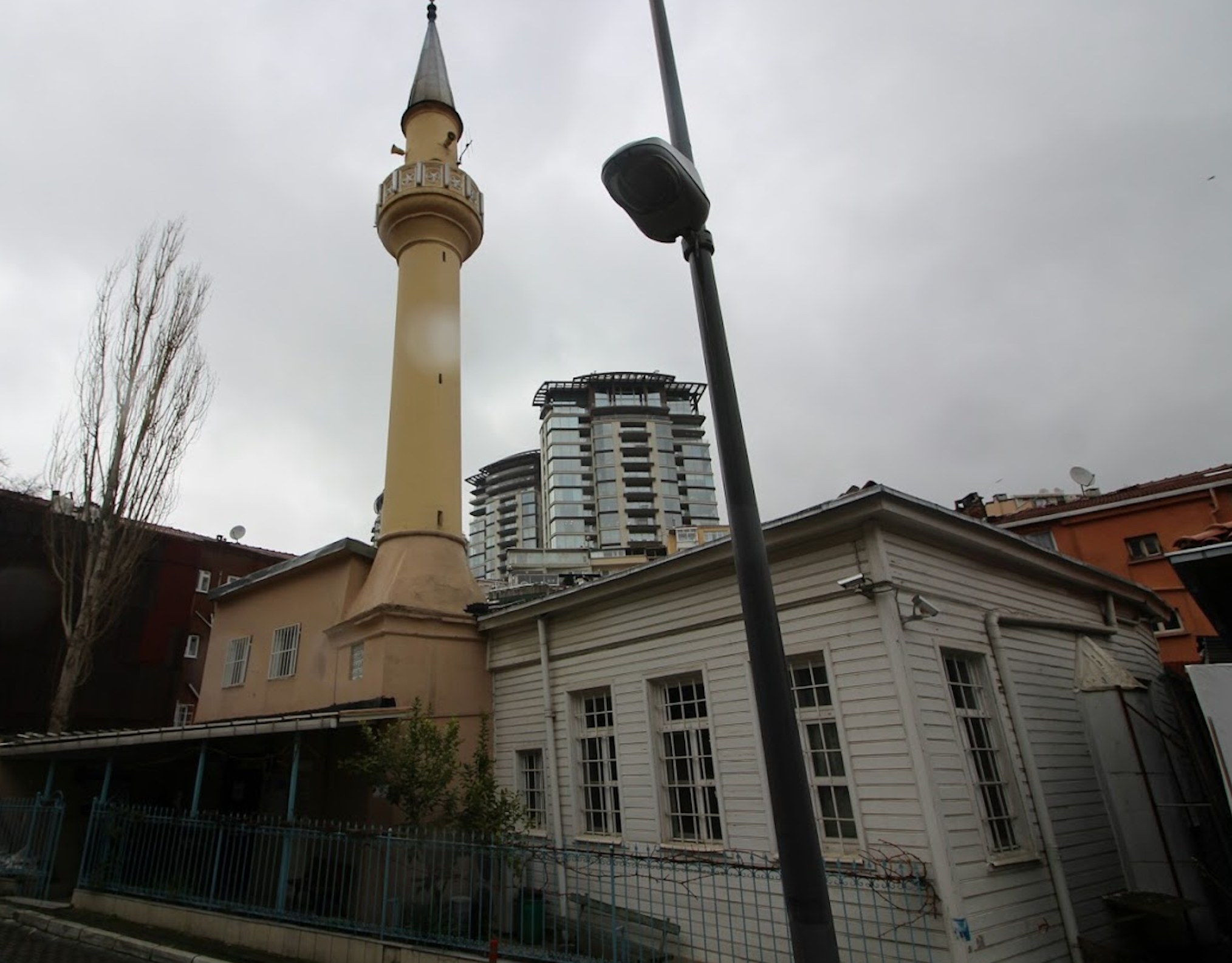 Şenlikdede Camii