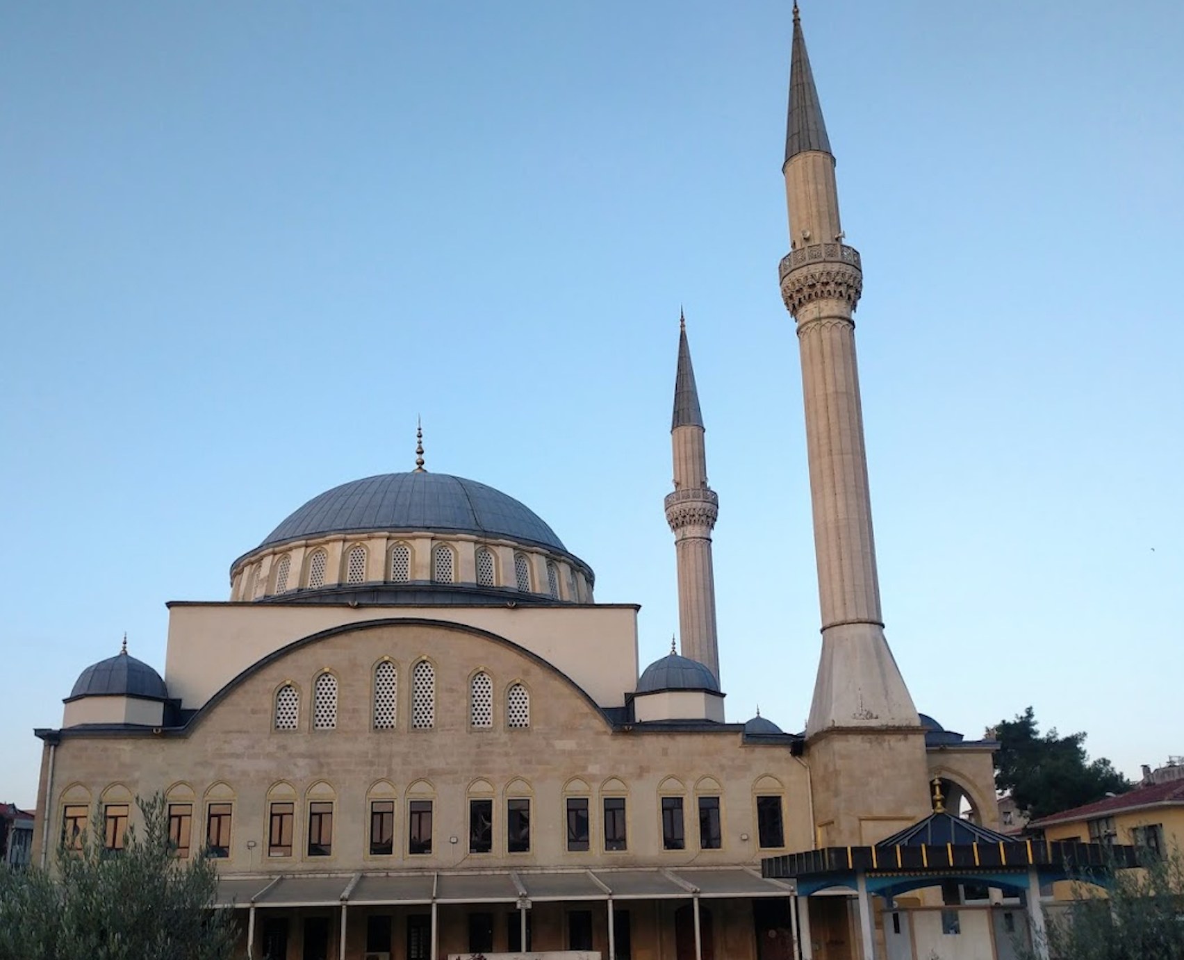 Söğütlüçeşme Camii