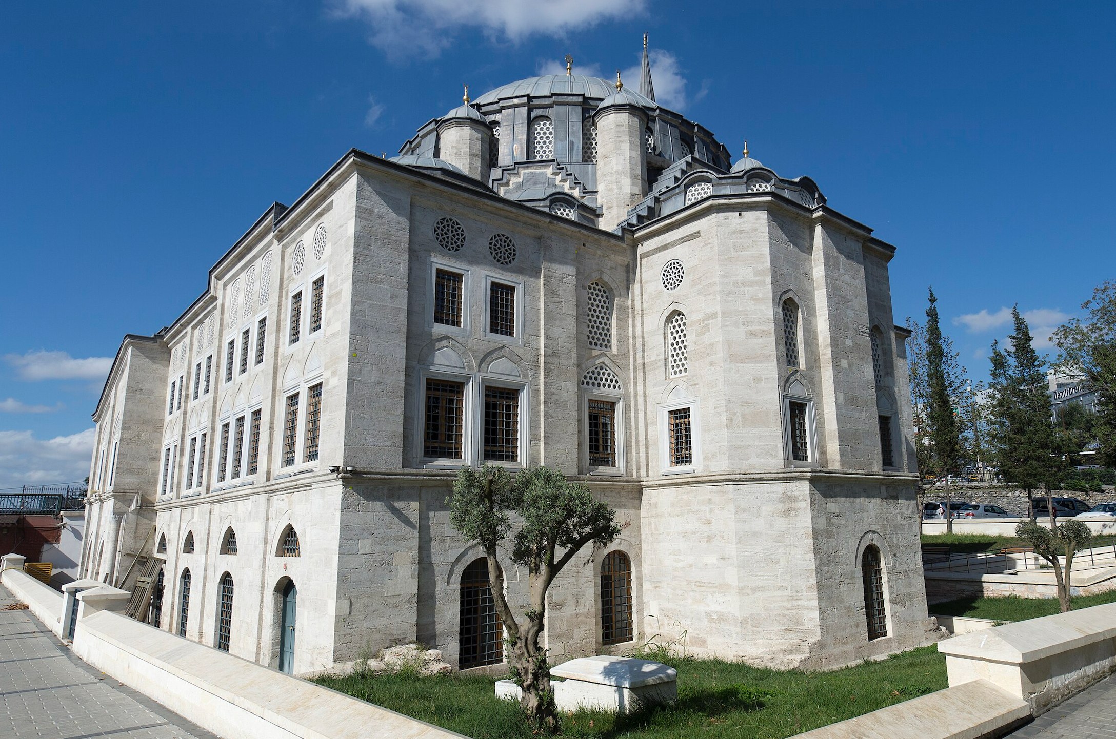 Sokullu Mehmet Paşa Camii (Azapkapı)