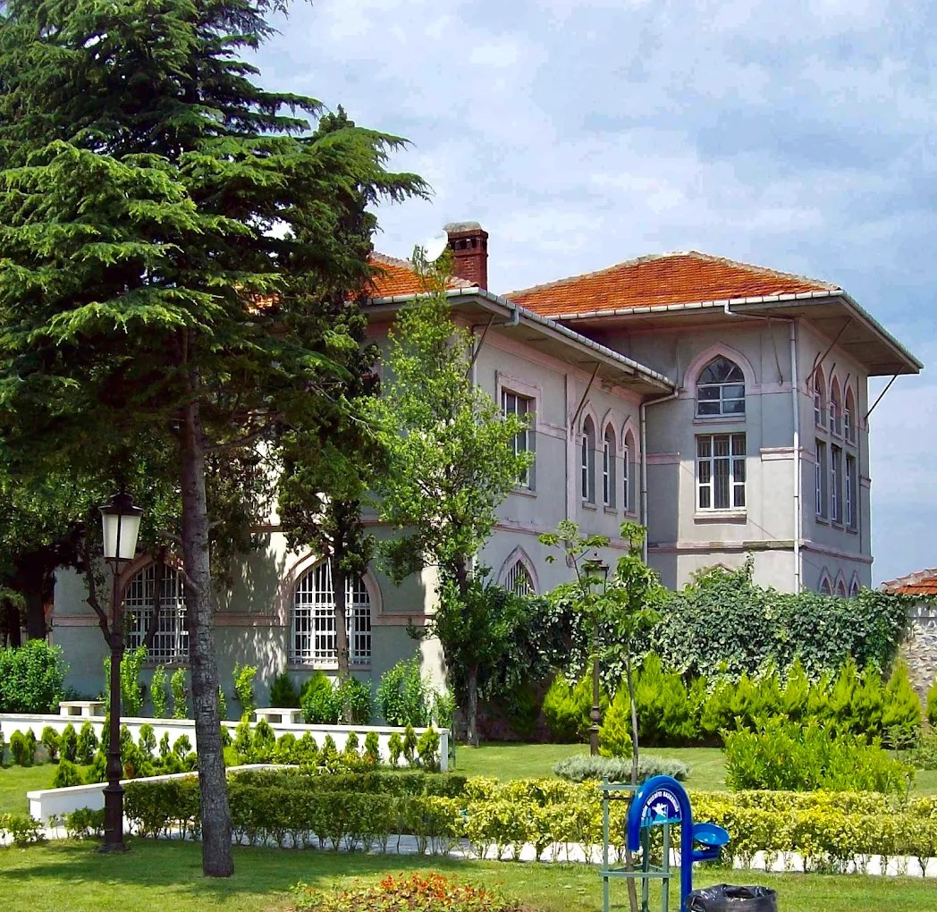 Sultan Selim Kız Mesleki ve Teknik Anadolu Lisesi