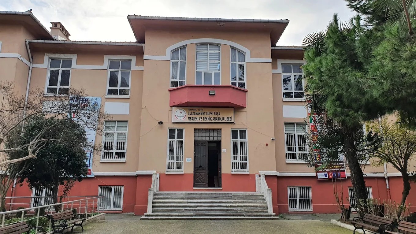 Sultanahmet Suphi Paşa Ticaret Mesleki ve Teknik Anadolu Lisesi