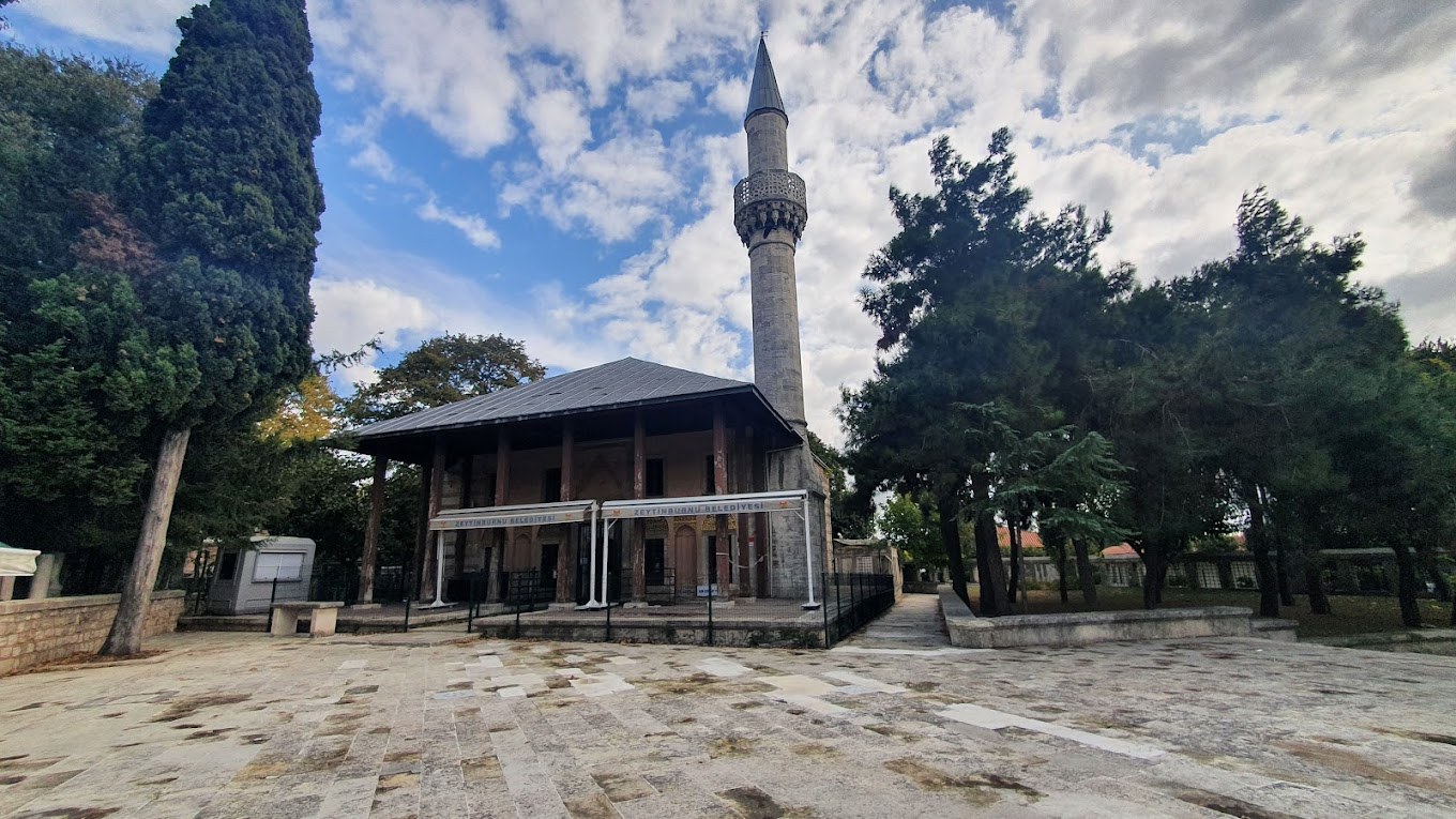 Takkeci İbrahim Çavuş Camii