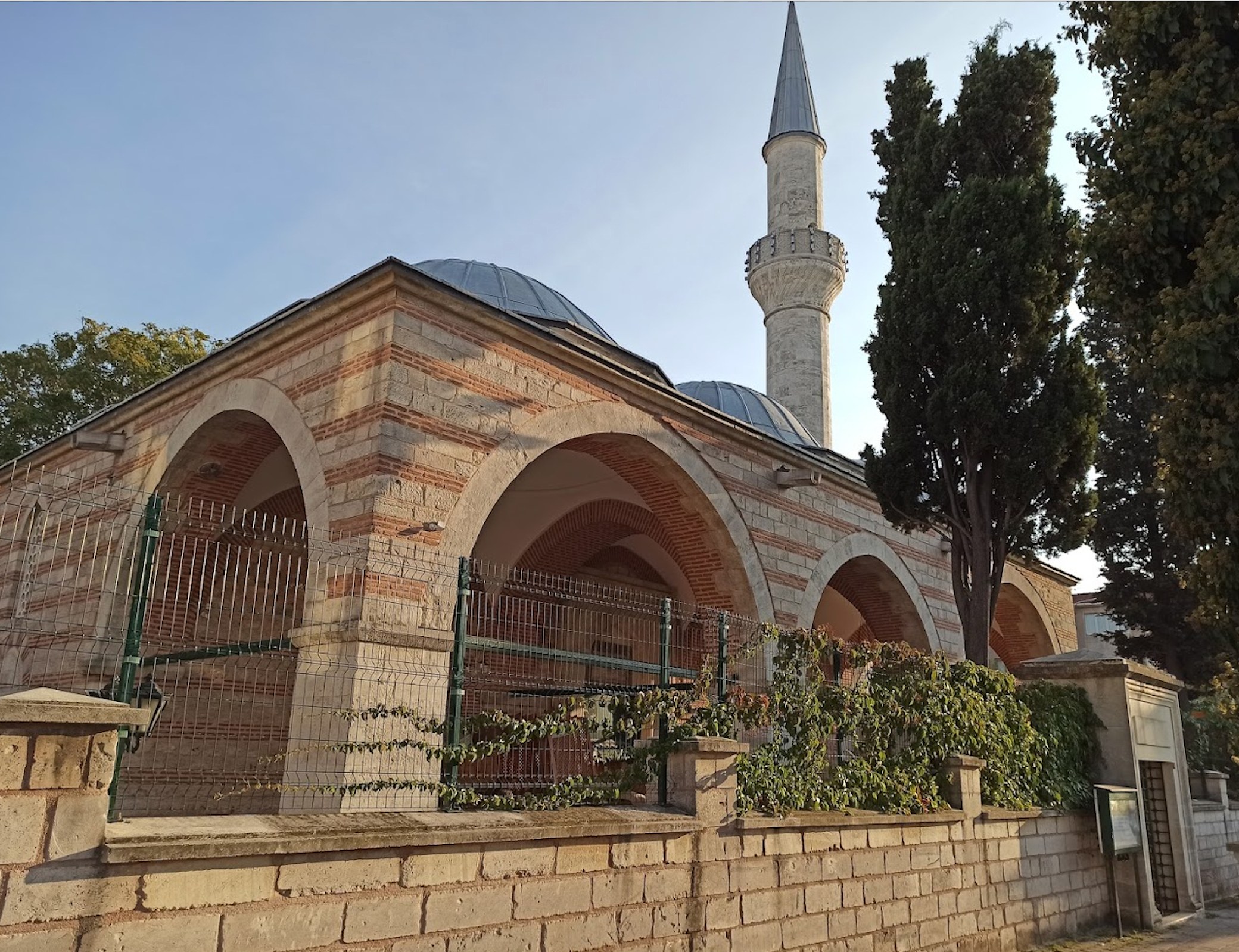 Vasat Atik Ali Camii
