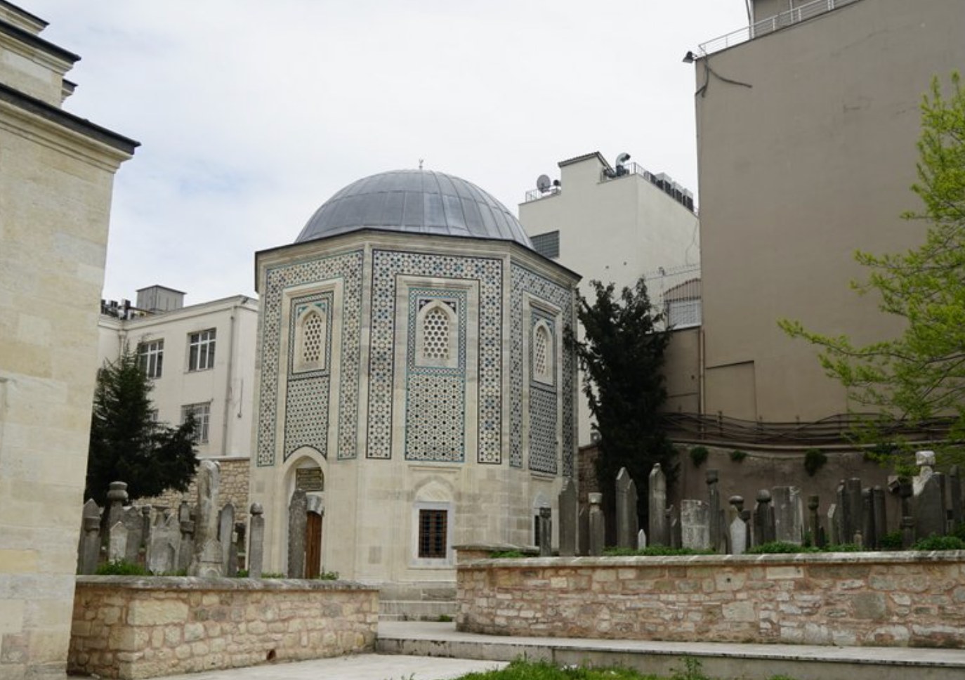 Veli Mahmud Paşa Türbesi