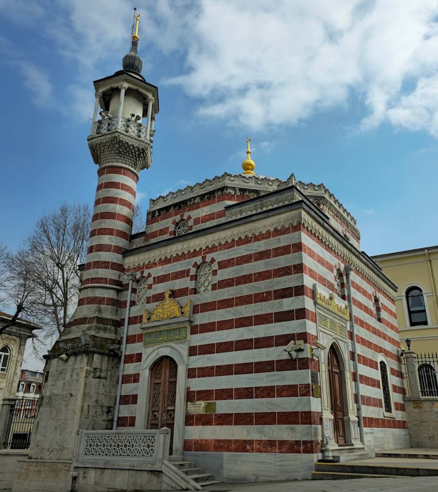 Vilayet Camii